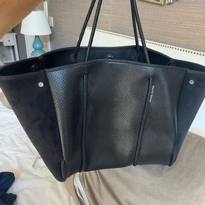 HAUTE SHORE Extra large neoprene tote